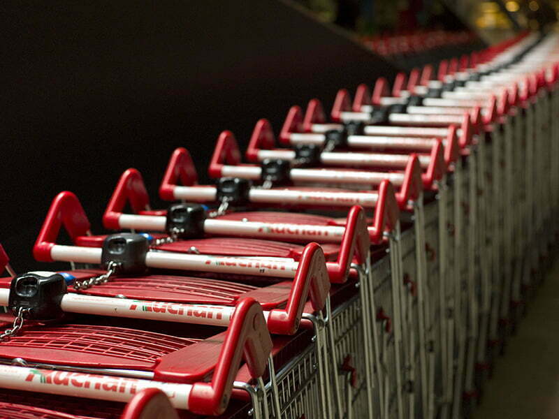 Auchan baixa o preço a 60 produtos em simultâneo em 14 mercados