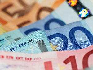 Notas de euro de várias denominações