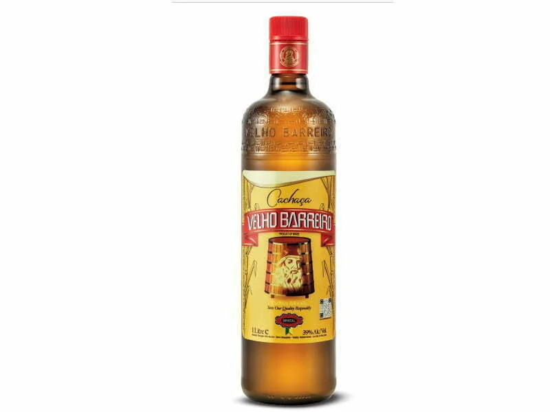 Cachaça Velho Barreiro apresenta nova imagem