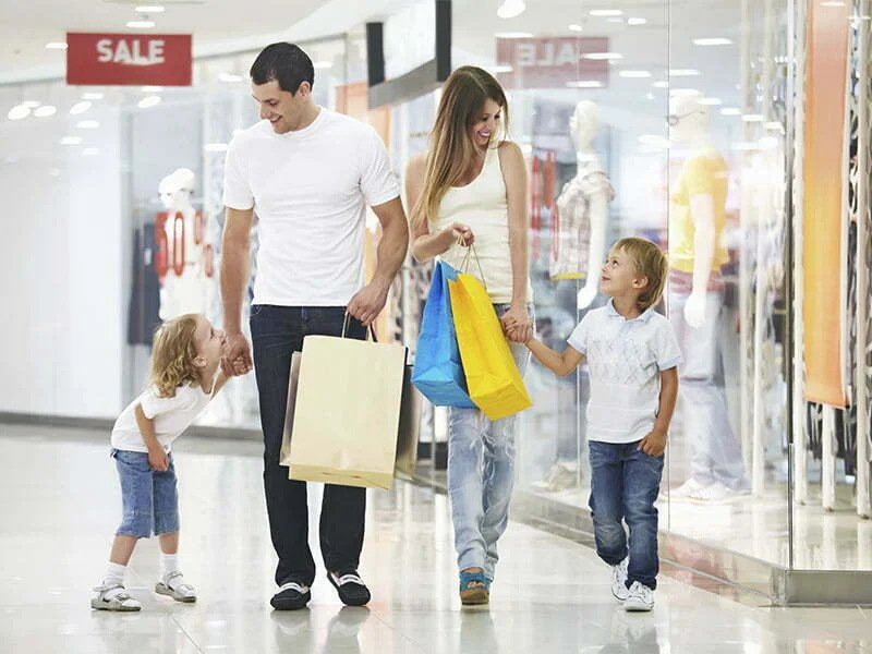 Portugueses sentem pressão social para gastar mais com os filhos do que os europeus