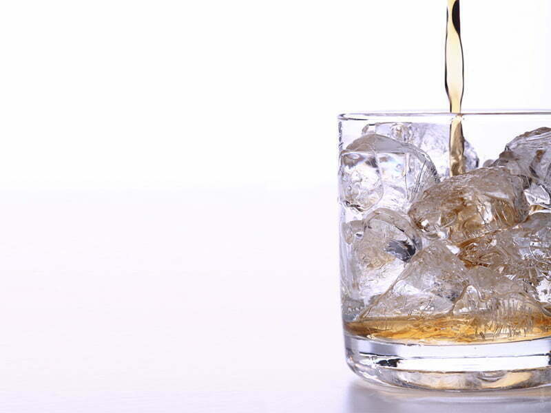 54% do valor de cada garrafa de bebidas espirituosas são impostos