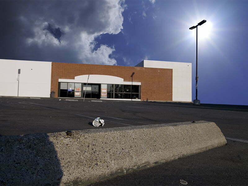 Covid-19 leva a 6,1 milhões de empregos perdidos no sector do retalho nos Estados Unidos da América, em 2020