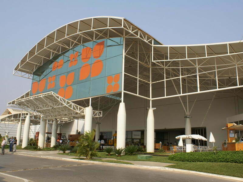 Expansão do primeiro centro comercial de Angola custa 117 milhões de euros