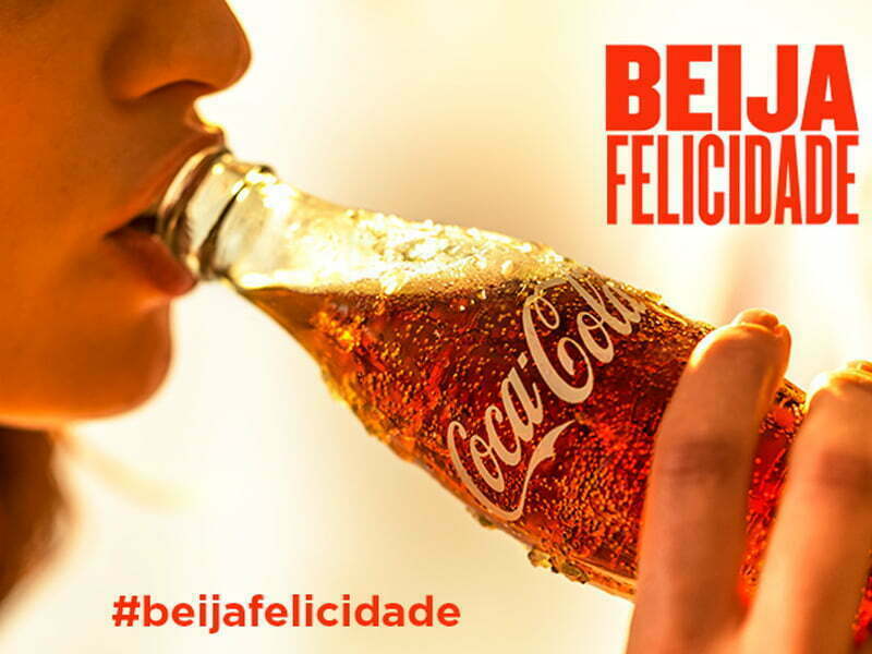 Coca-Cola lança ativação digital #beijafelicidade