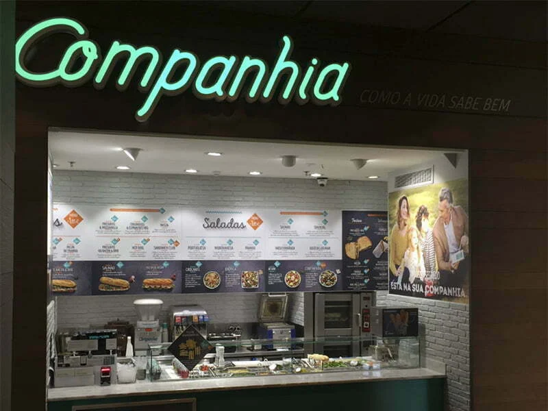 Companhia  das Sandes muda de novo e renova imagem