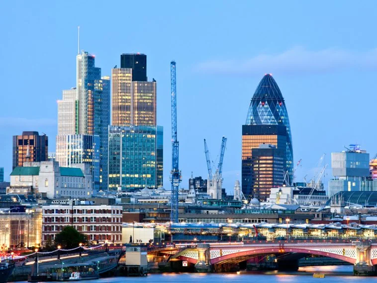 Savills ocupação escritórios