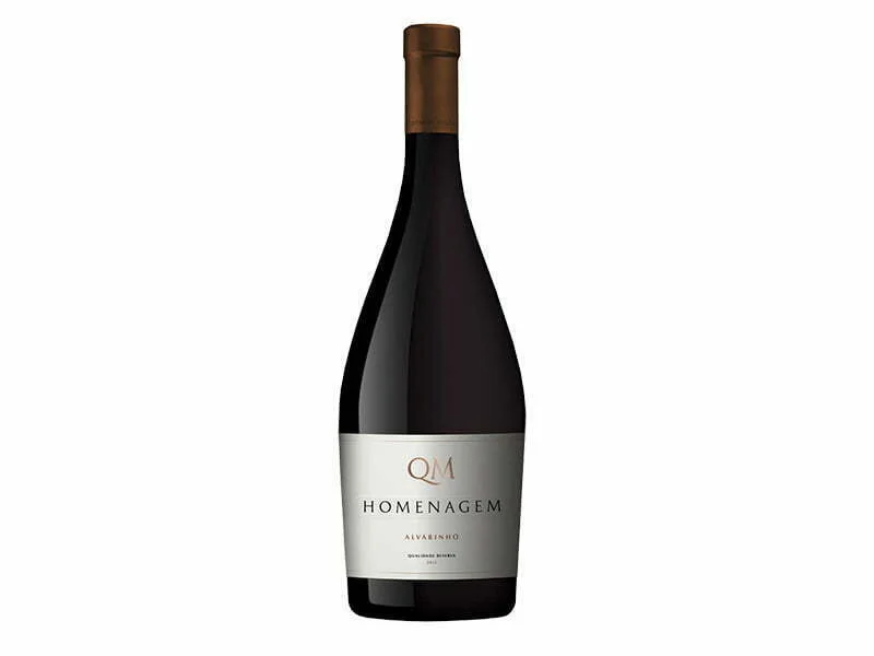 Alvarinho QM Homenagem distinguido por Aníbal Coutinho