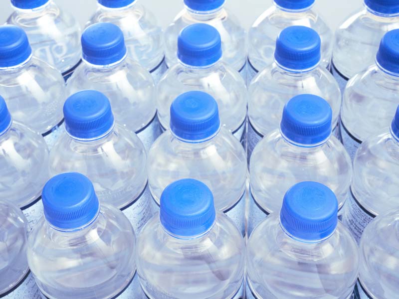 Danone e Nestlé unem forças para desenvolver garrafa PET