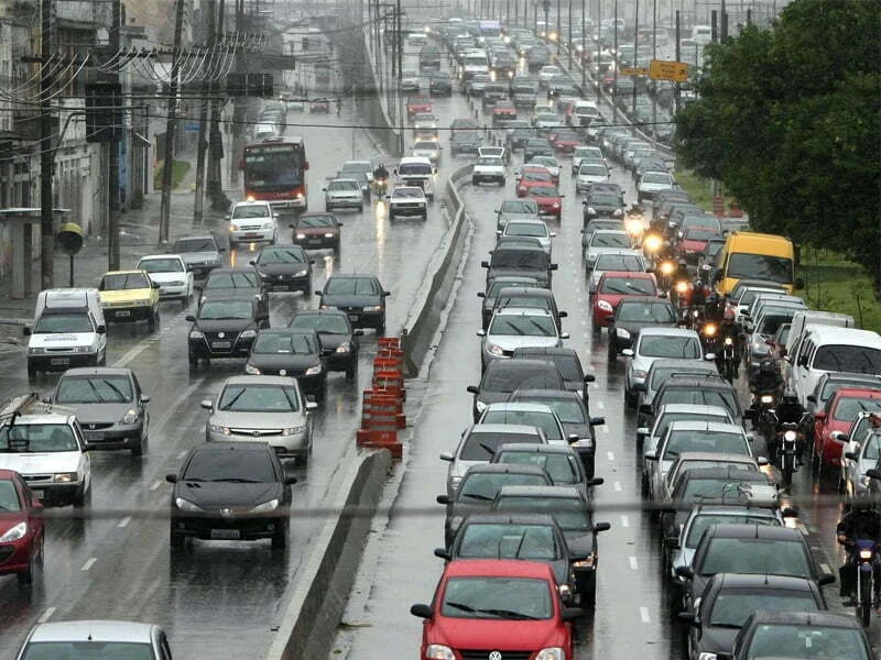 Mercado automóvel cai em dezembro pelo 4.º mês consecutivo