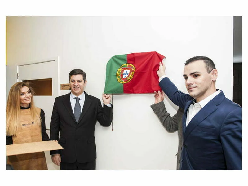 IKI Mobile inaugura 1.ª fábrica de telemóveis em Portugal