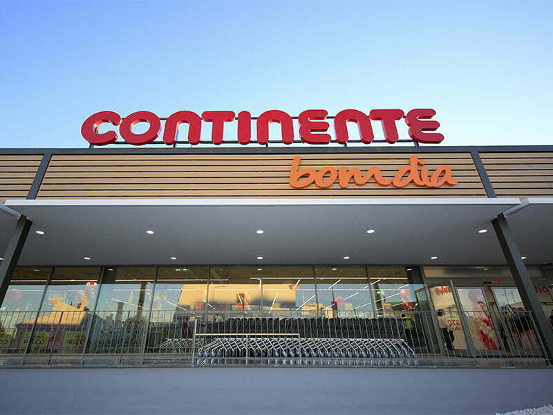 Continente investiu cerca de 100 milhões de euros em 20 espaços em 2017