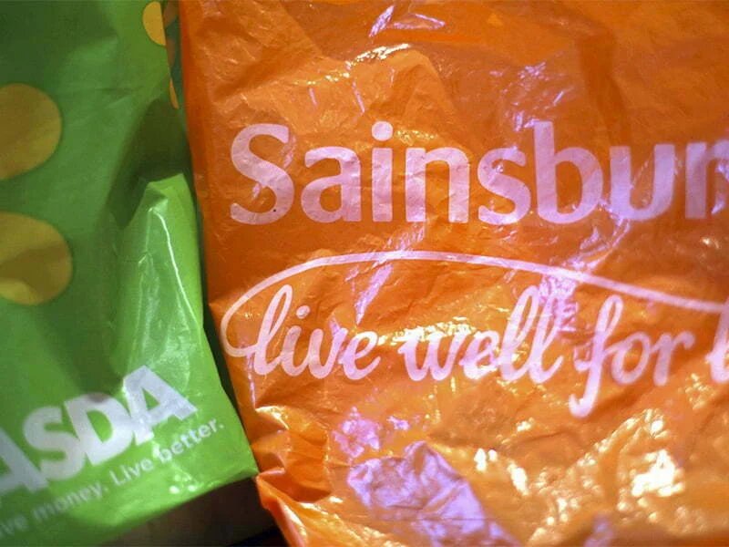 Sainsbury’s e Asda terão de desfazer-se de 73 lojas
