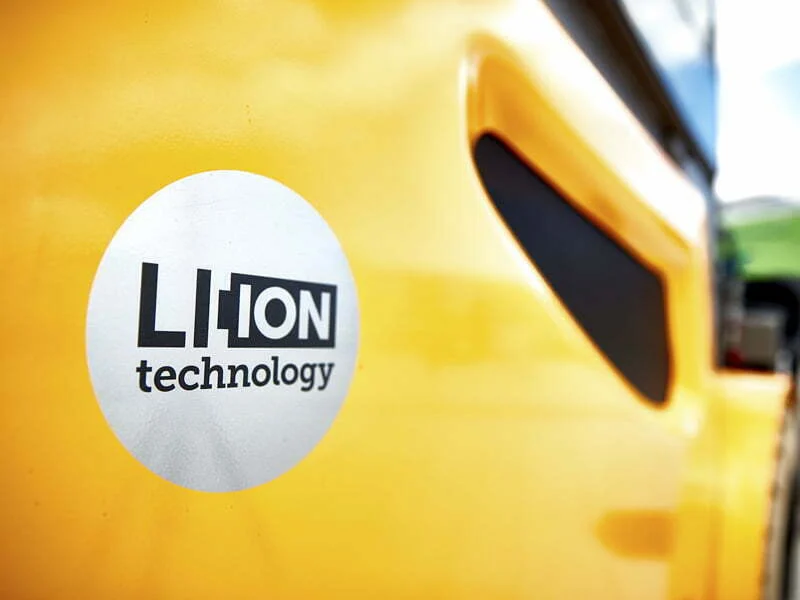 Jungheinrich lança campanha “2 ÁRVORES por 1 BATERIA LI-ION”