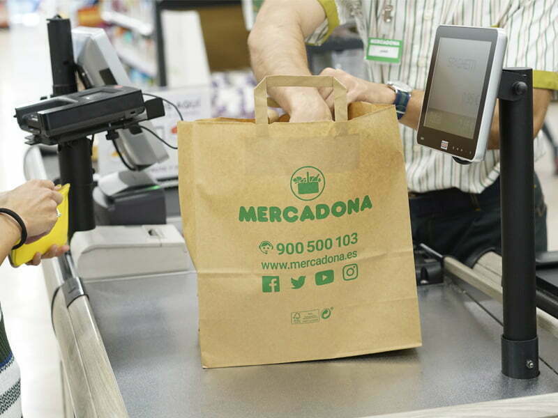 Mercadona expande substituição de sacos de plástico