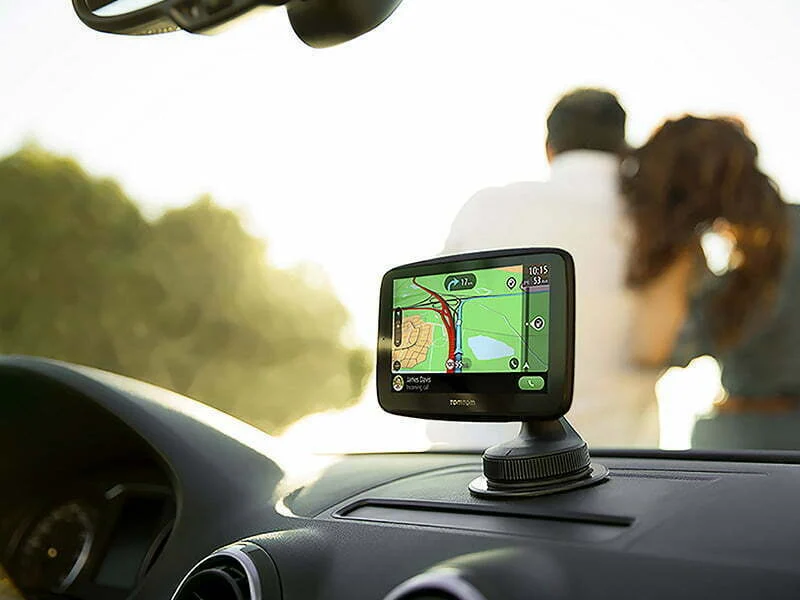 TomTom lança equipamento de navegação inteligente com integração com smartphone