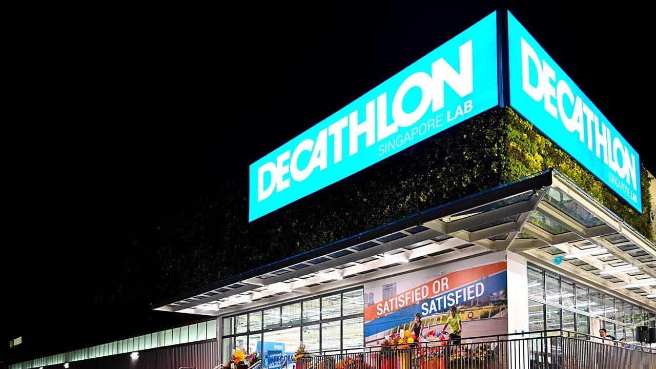 Nova loja da Decathlon está aberta 24 horas e só aceita pagamentos