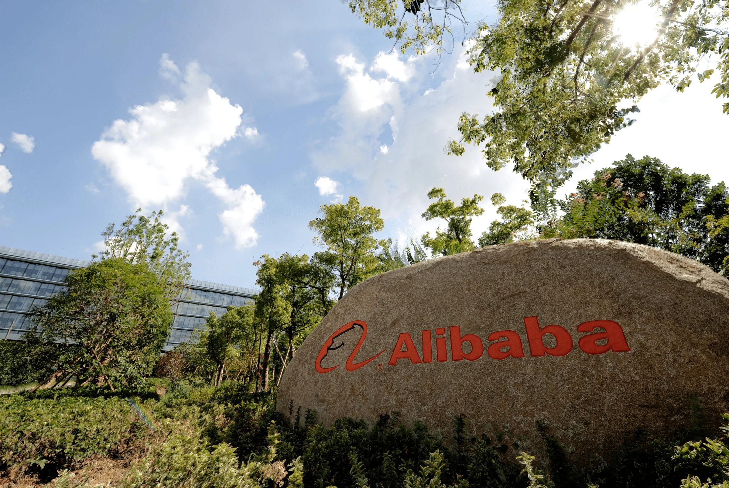 Vendas da Alibaba crescem 51%