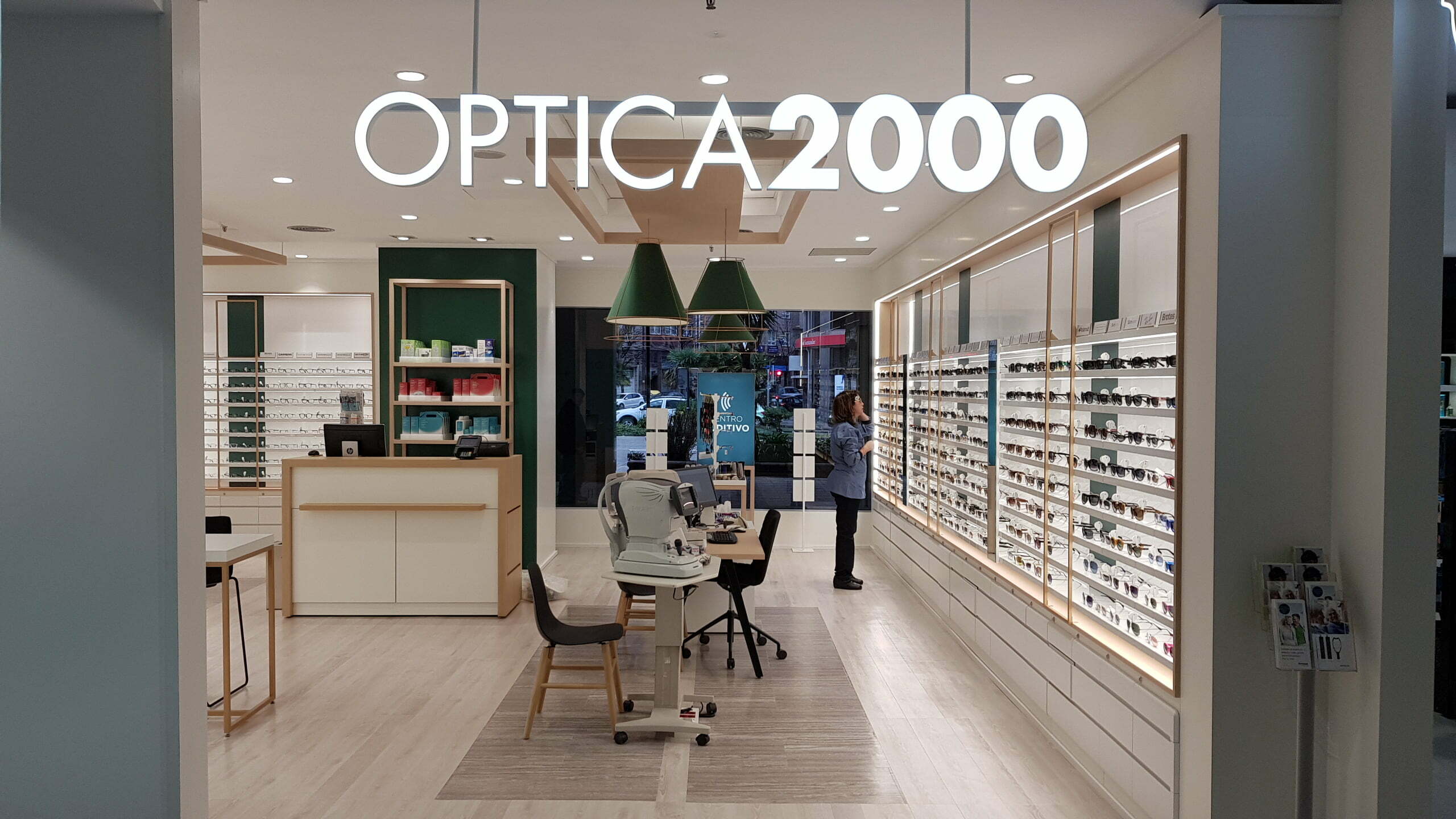 El Corte Inglés vende Óptica 2000 à Grand Vision