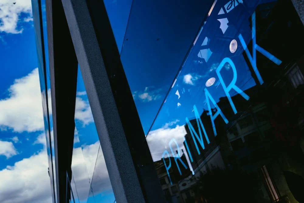 Primark vai somar até 350 milhões de libras em vendas no Reino Unido com o click & collect
