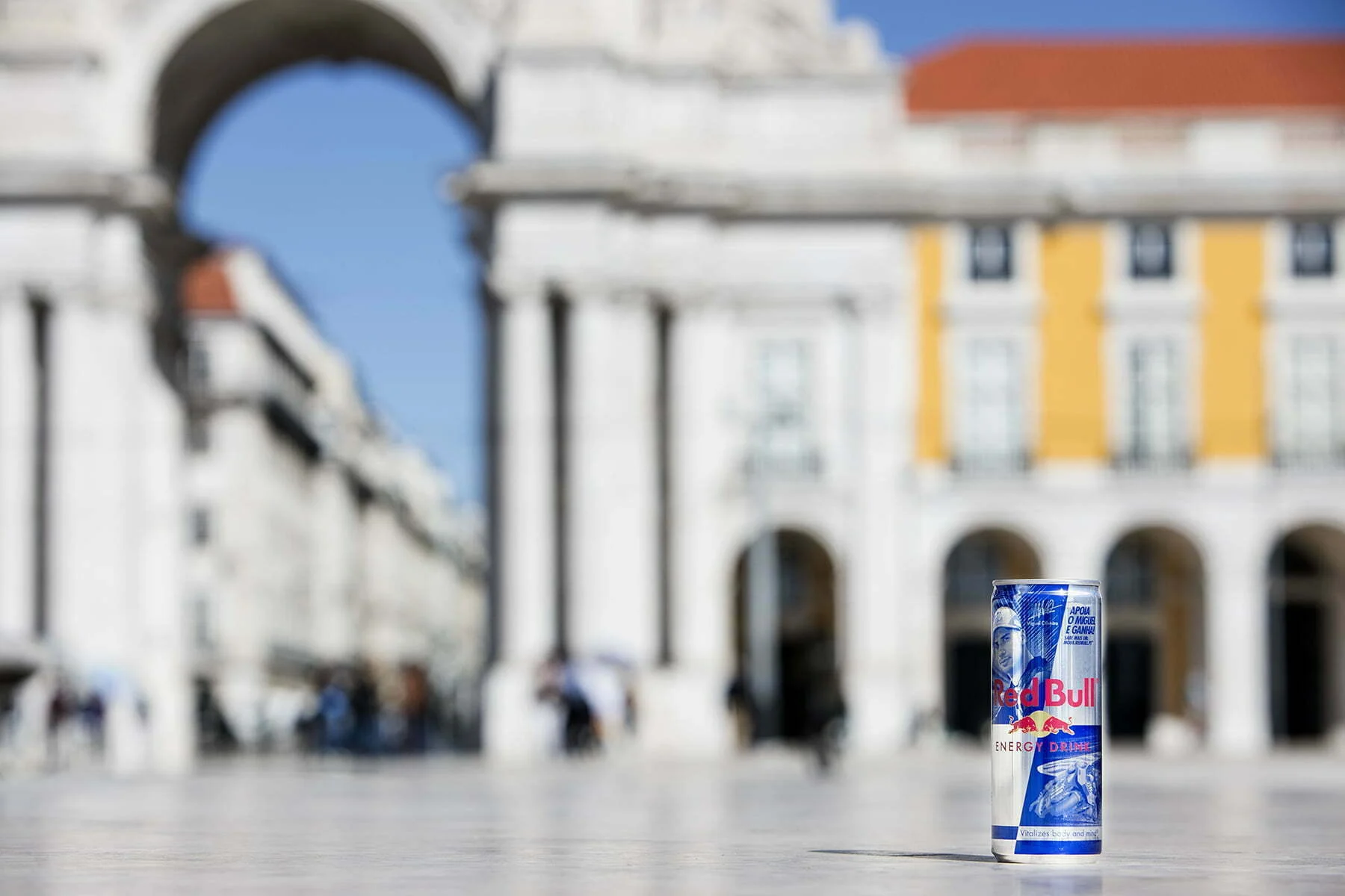 Lata Red Bull MO88 homenageia o primeiro piloto português no Moto GP