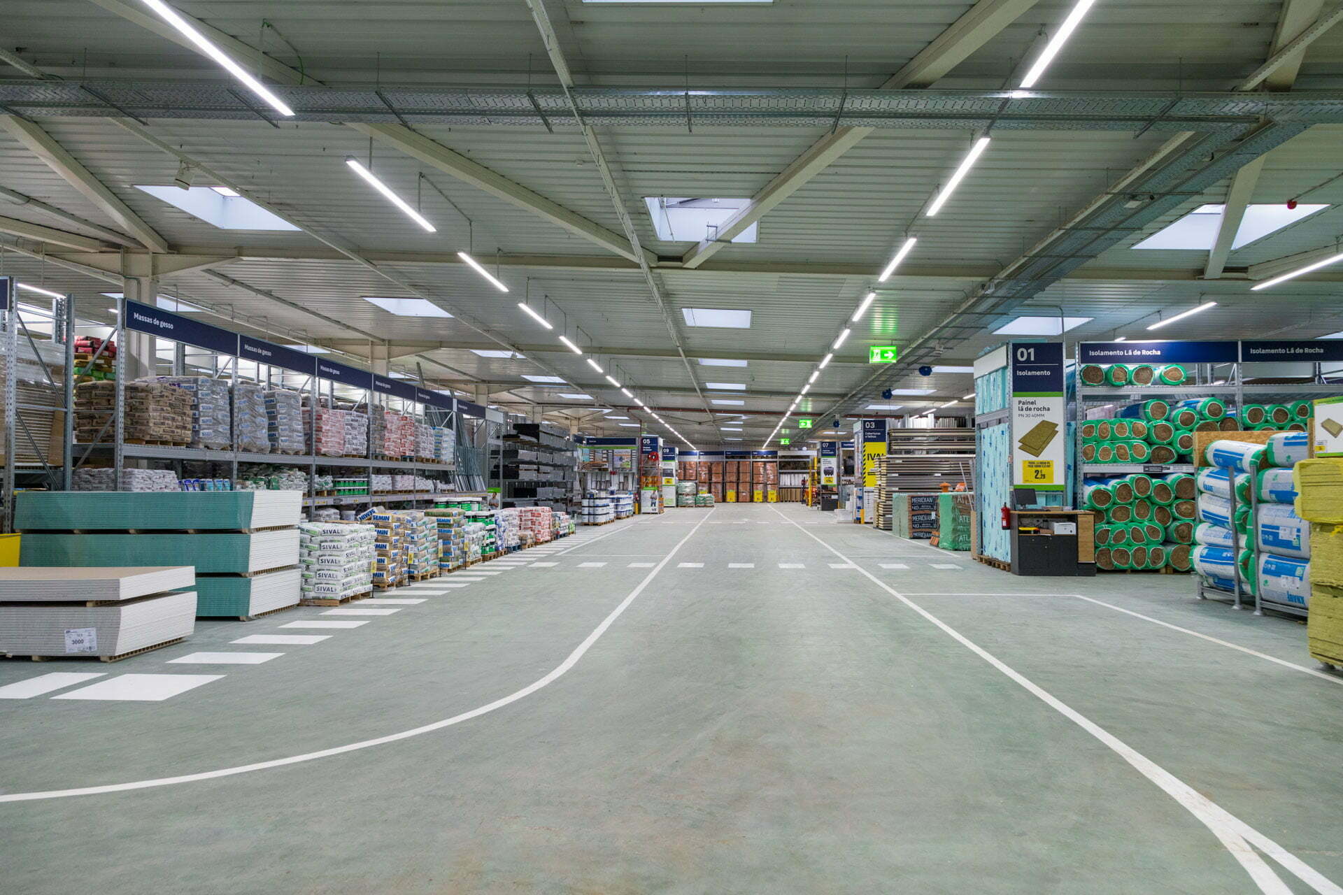 Leroy Merlin Braga inaugura loja de materiais de construção