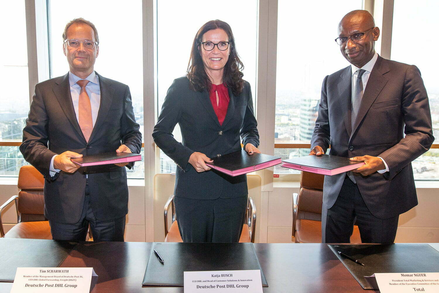 Grupo Deutsche Post DHL e Total reforçam colaboração global em soluções energéticas