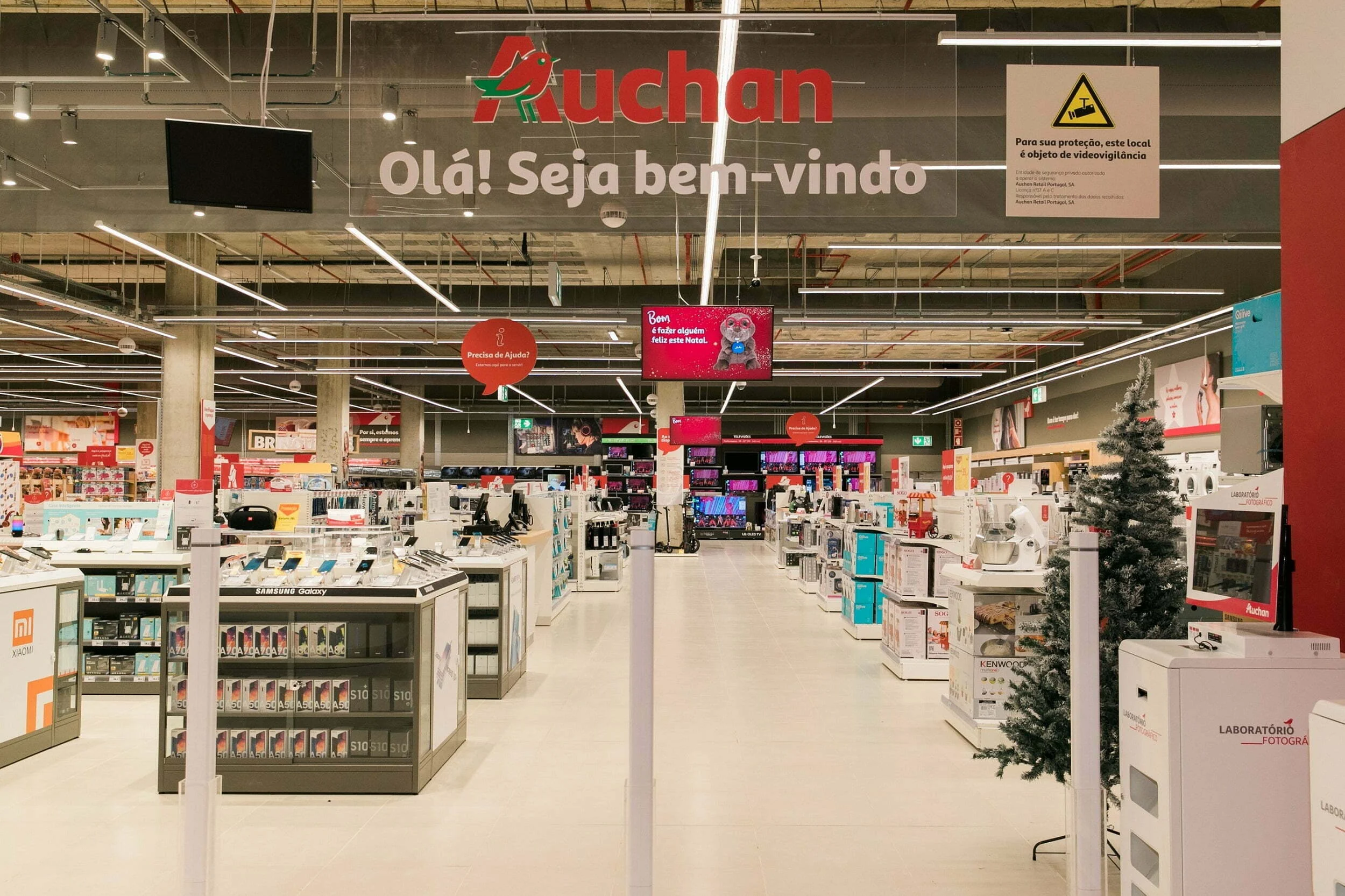Auchan investe 16 milhões de euros em novo hipermercado em Paço de Arcos