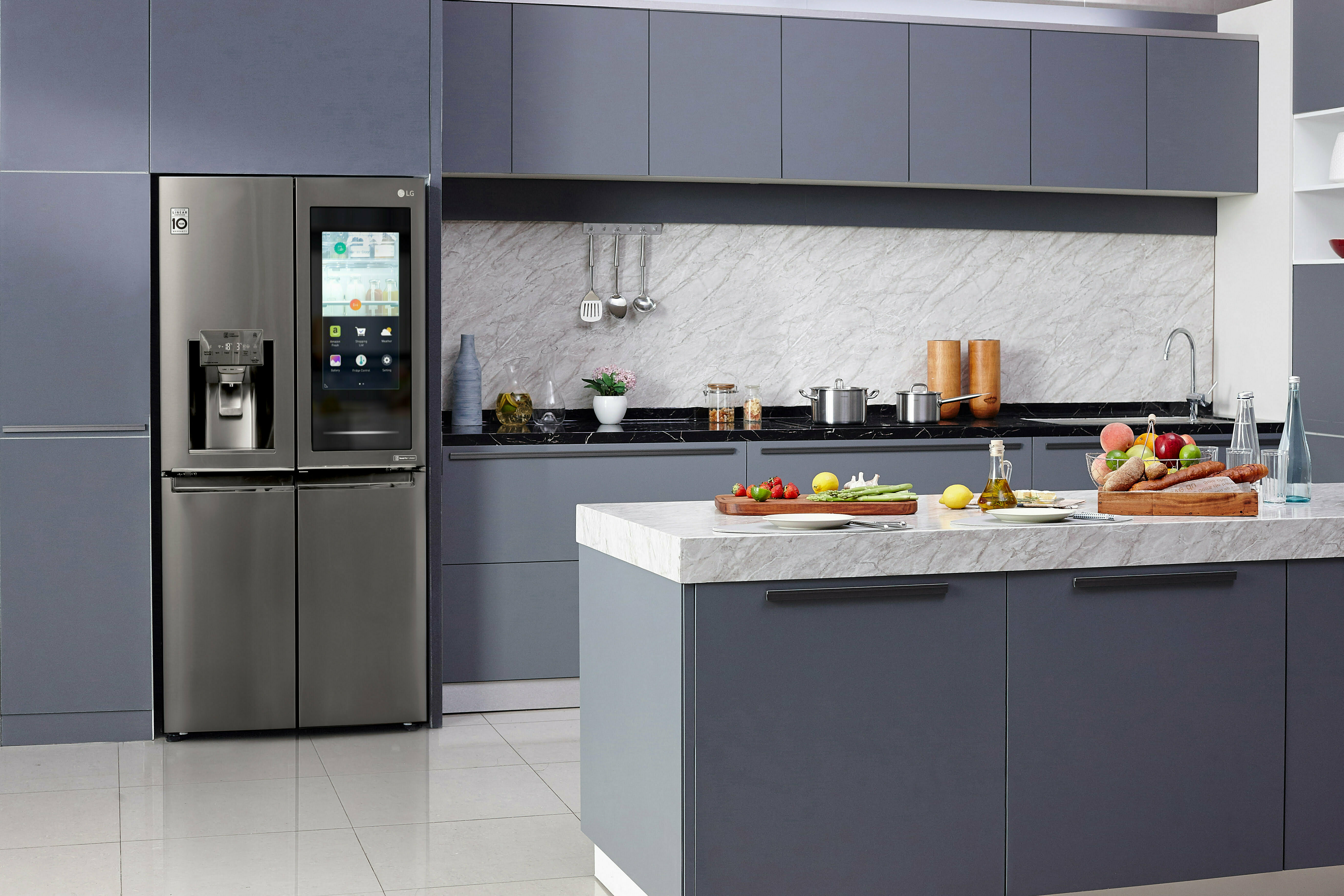 Холодильники новые модели. Холодильник LG instaview. LG THINQ холодильник. LG Refrigerator 2020. Холодильник Samsung 2020.