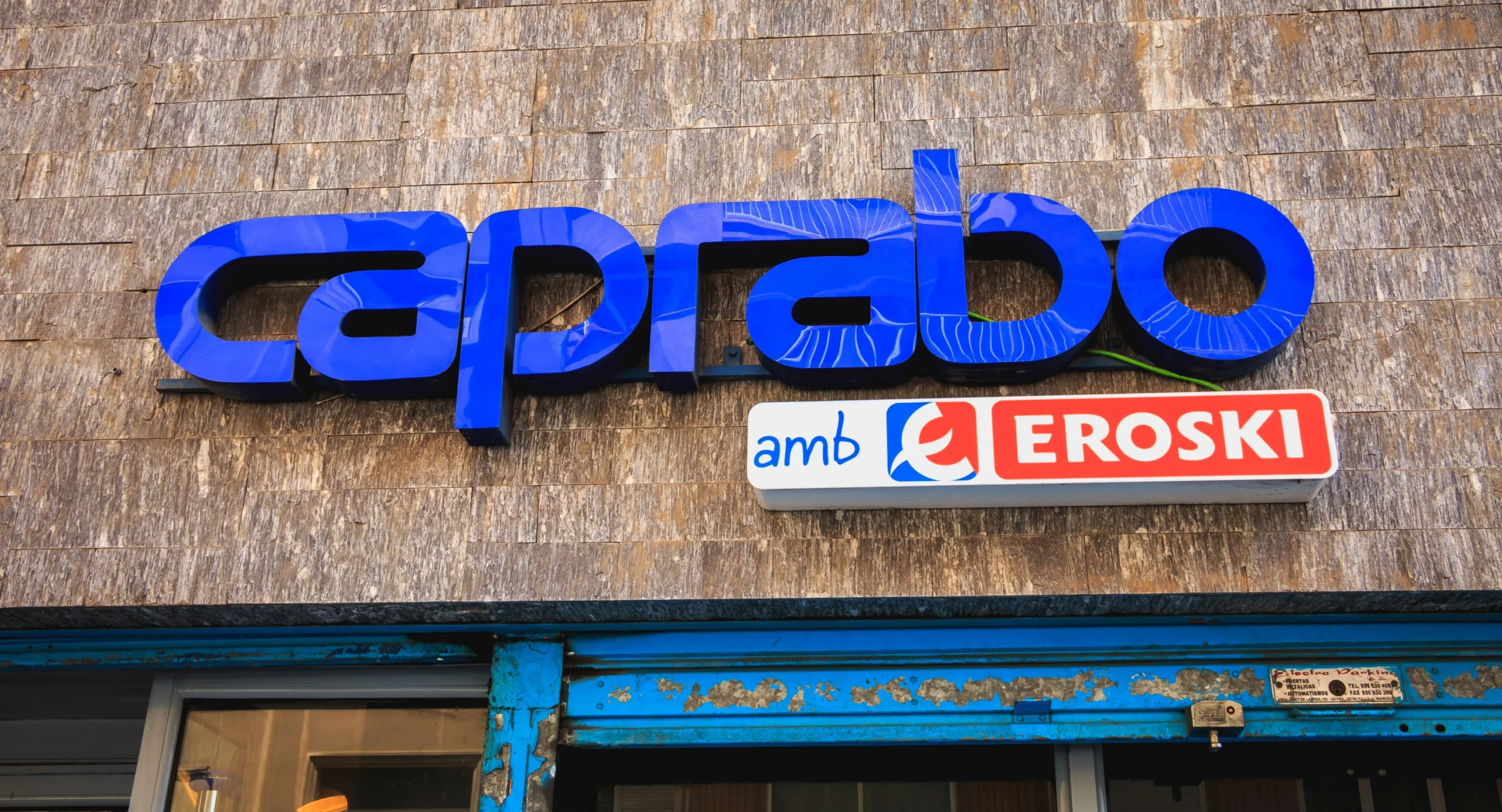 Eroski vende 50% da Caprabo