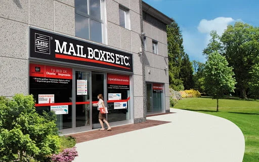 Oaktree entra no capital da Mail Boxes Etc.