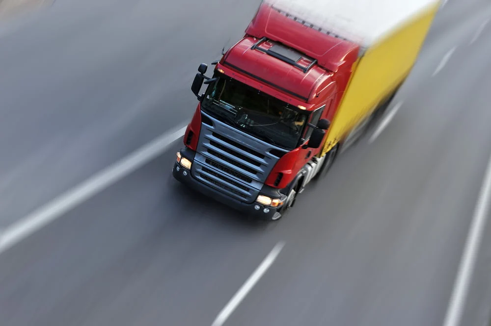 Sector de logística e transportes modera o seu crescimento na Europa
