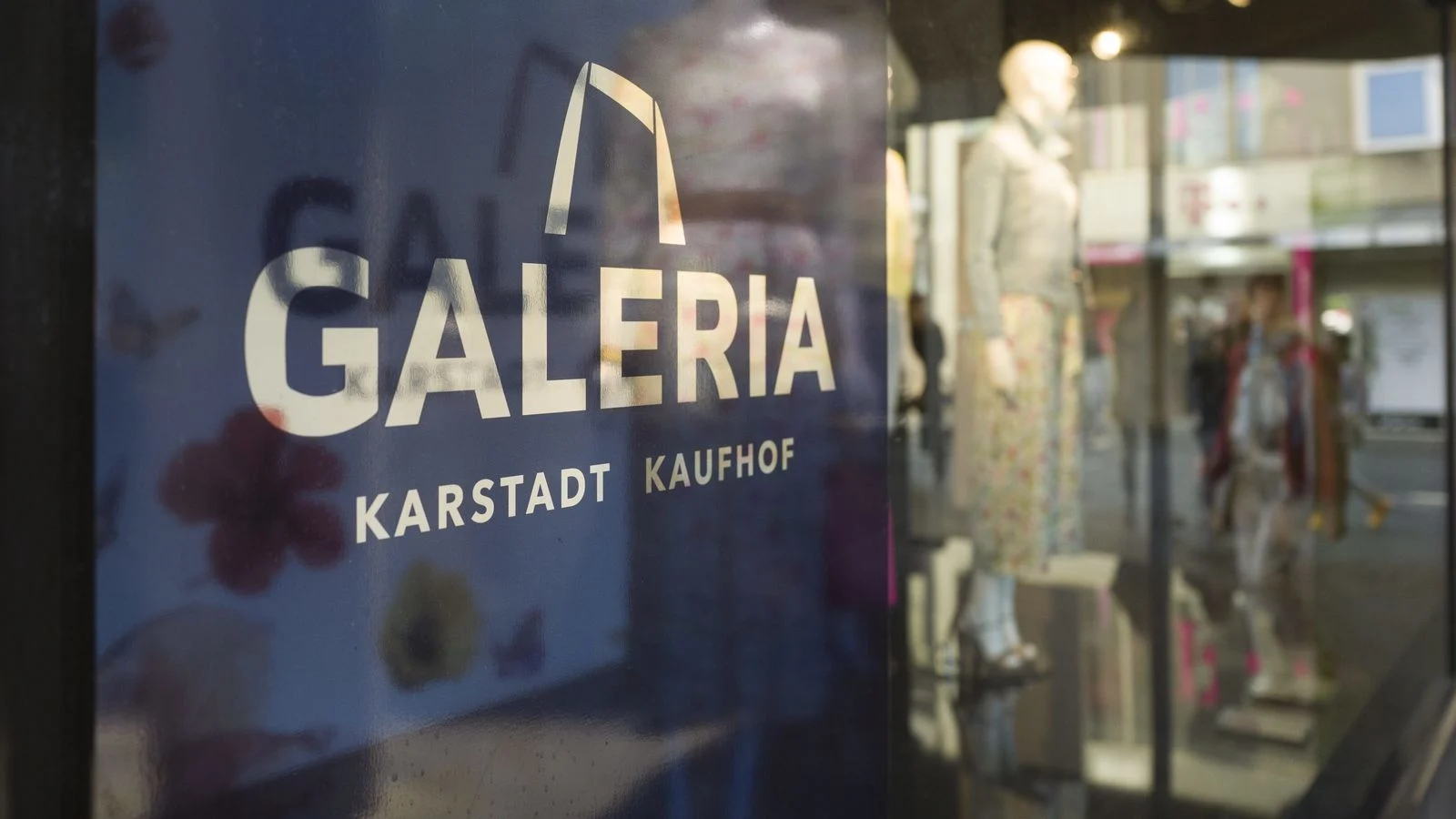 Galeria Karstadt Kaufhof considera eliminar 80 lojas