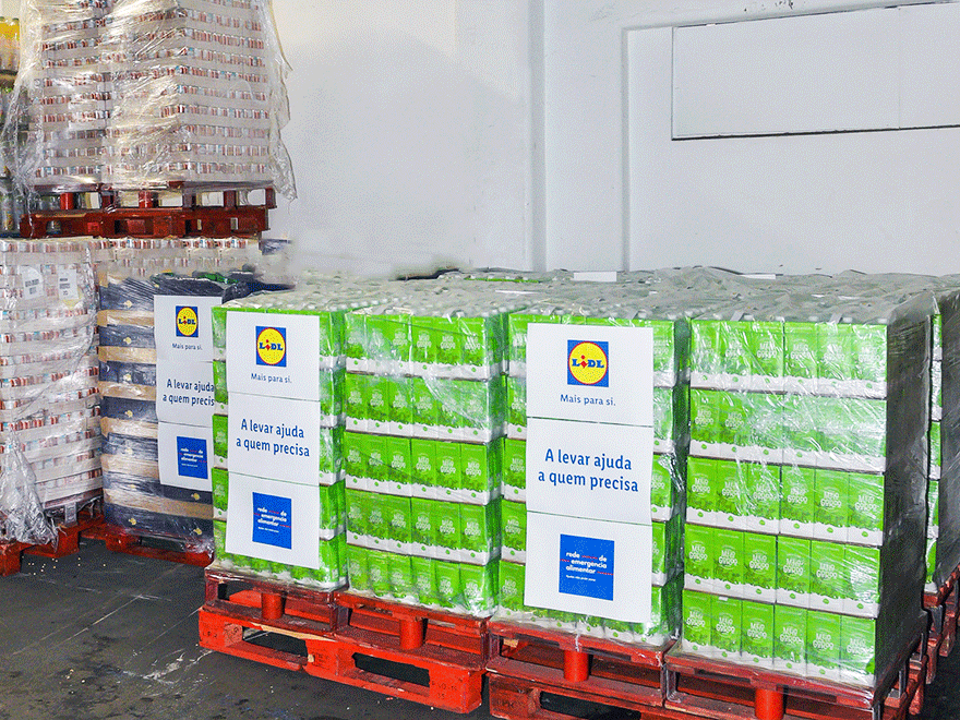 Lidl entrega 130 toneladas de bens alimentares