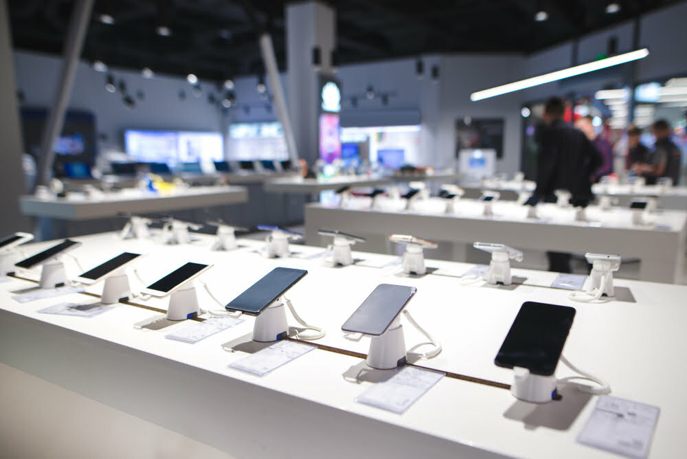 Consumidores adiam compra de dispositivos móveis