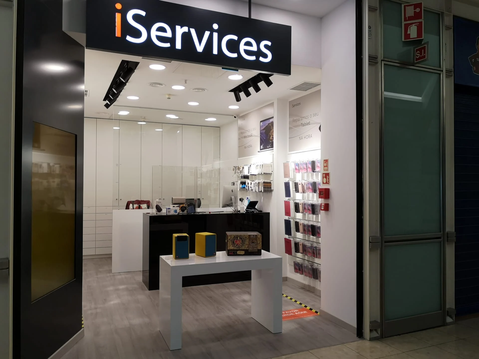 iServices inaugura 18.ª loja no Strada Outlet