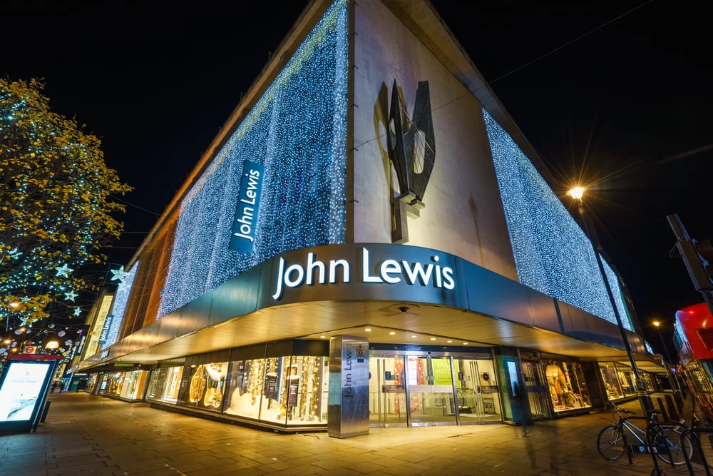John Lewis acaba com as suas ambições internacionais