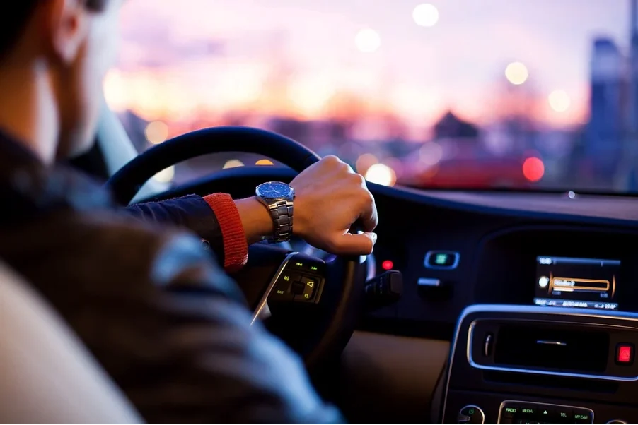 Mercado online de peças de automóvel