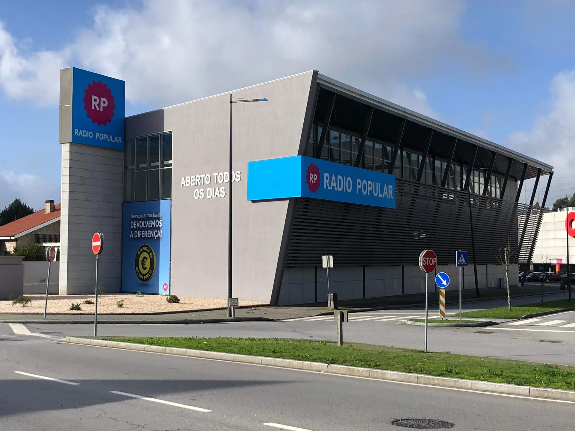 Rádio Popular abre grande loja em Paços de Ferreira