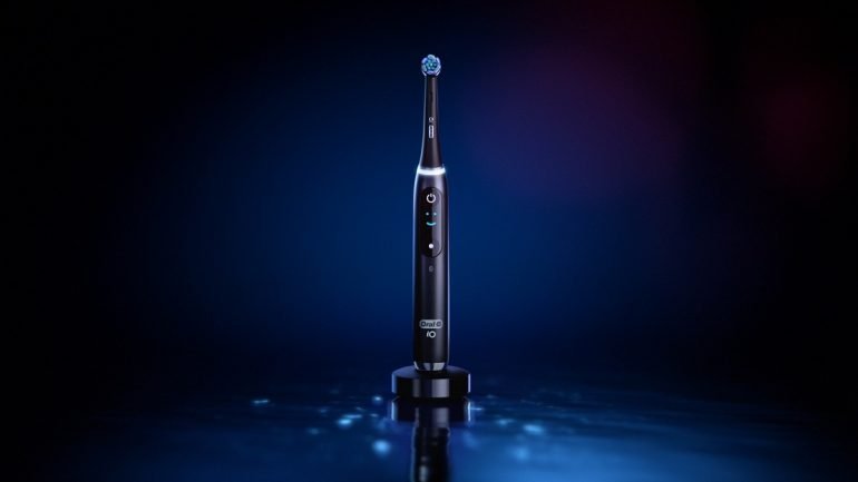 Escova elétrica Oral-B iOTM redefine a categoria