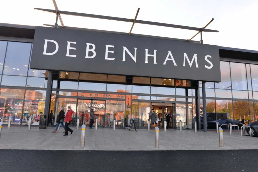Grandes armazéns Debenhams entram em liquidação e ameaçam destruir 12 mil empregos