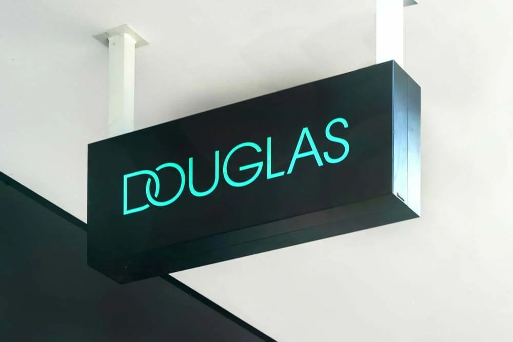 Cadeia de perfumarias Douglas prepara entrada em bolsa