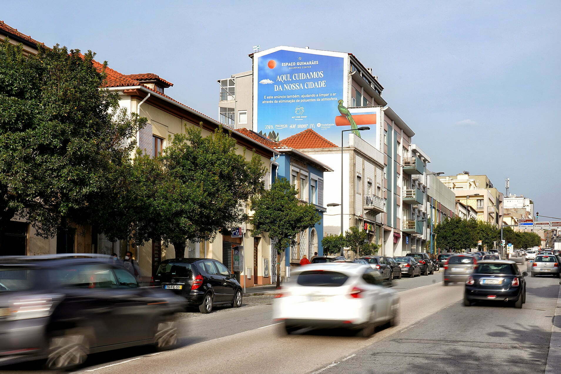 Espaço Guimarães purifica o ar de Guimarães através de tela publicitária