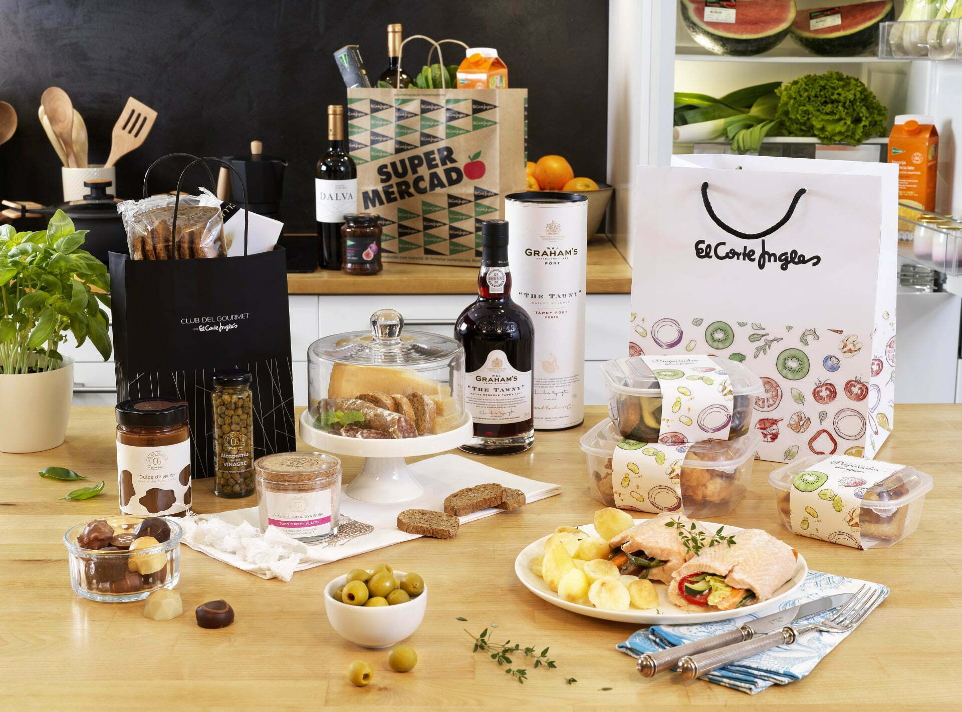 El Corte Inglés reforça entregas em casa com parceria com o Uber Eats