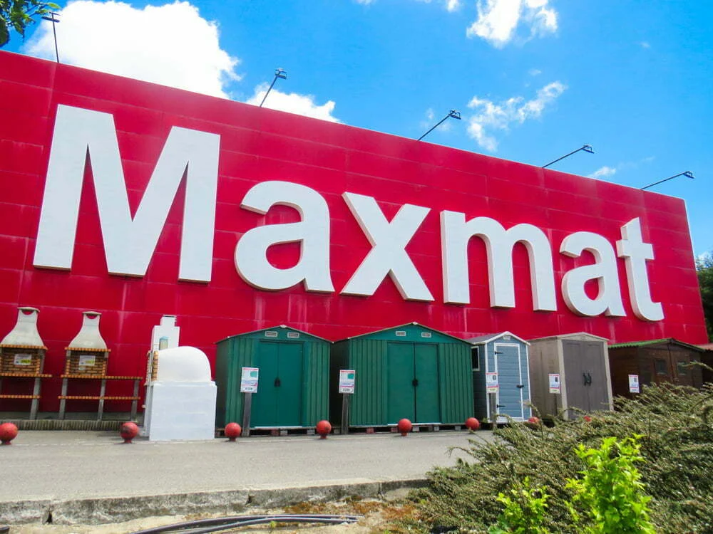 Sonae vende Maxmat