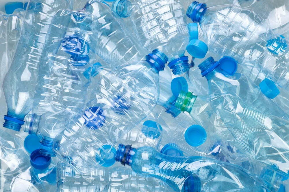 Comissão Europeia define novas regras para contabilizar plástico reciclado em garrafas PET