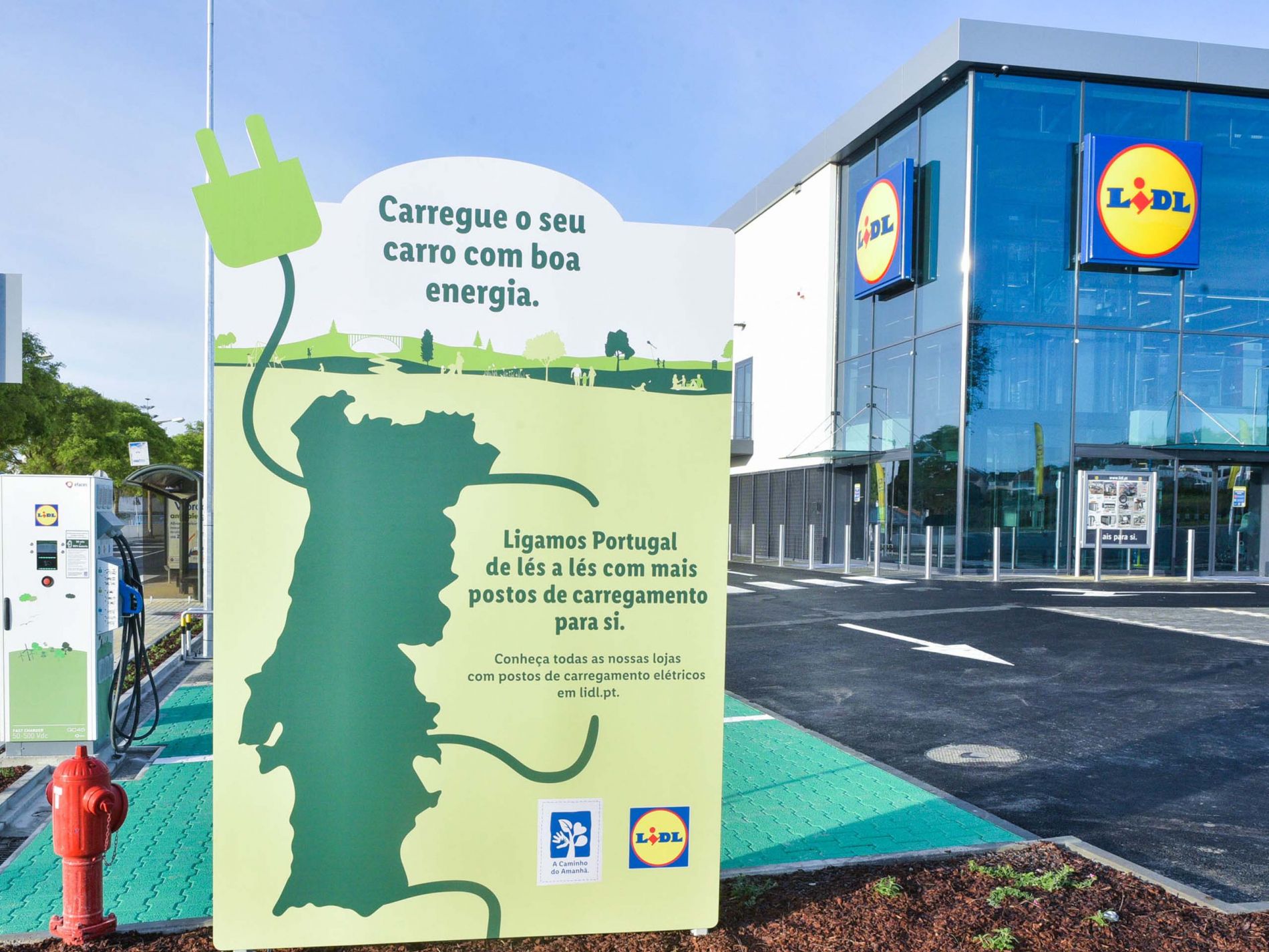 Lidl instala postos de carregamento em cerca de 100 lojas