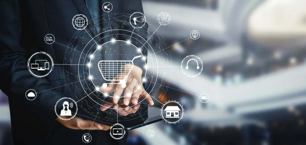 82% das compras globais nas lojas influenciado por canais online