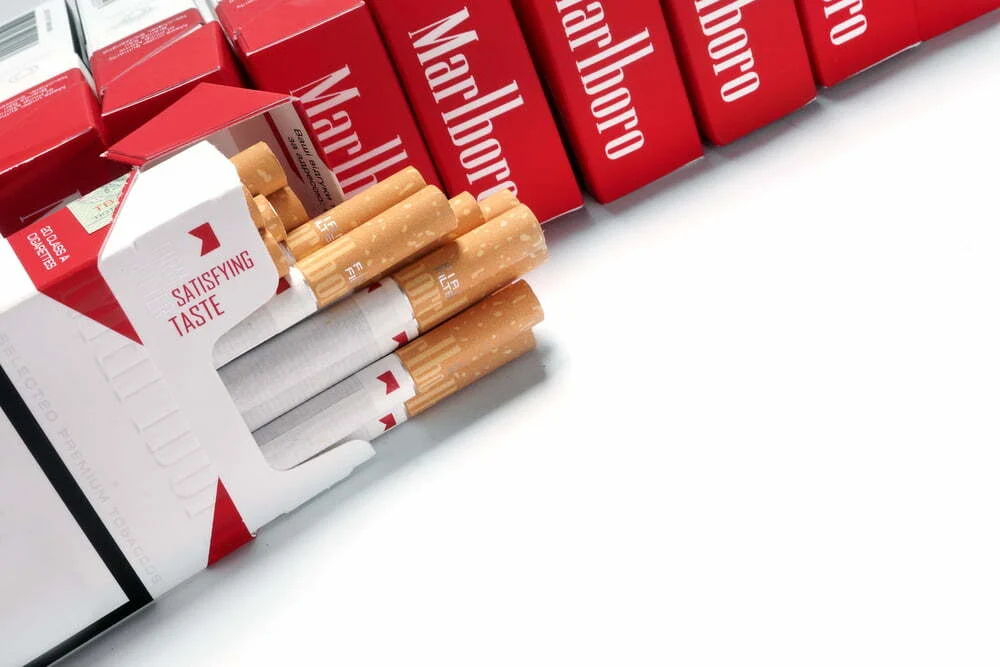 Marca de cigarros Marlboro vai desaparecer do Reino Unido em 10 anos
