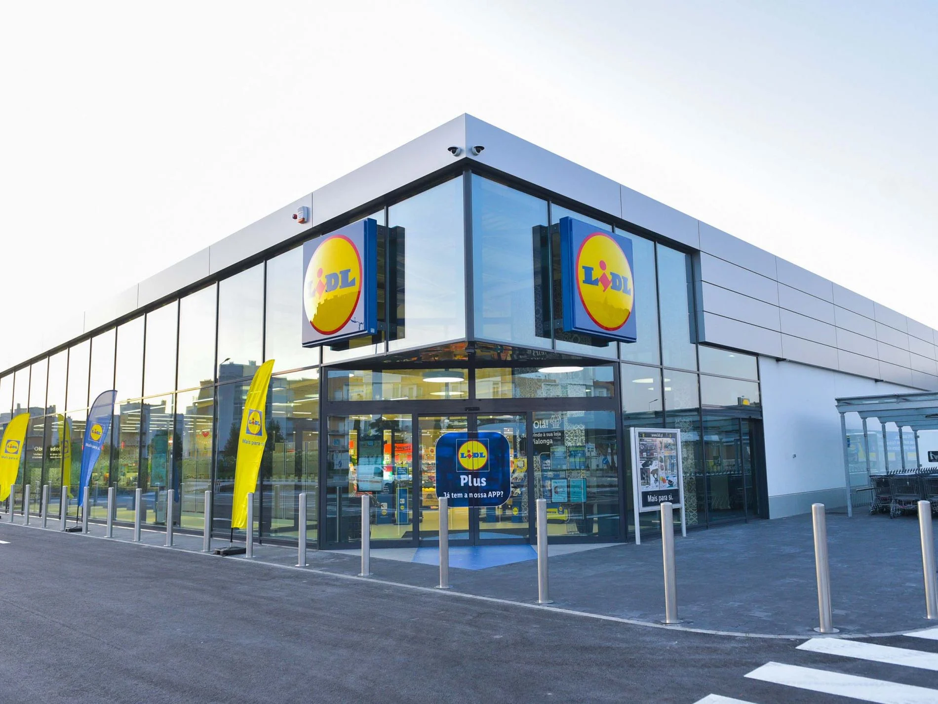 Lidl reabre loja em Vialonga totalmente renovada