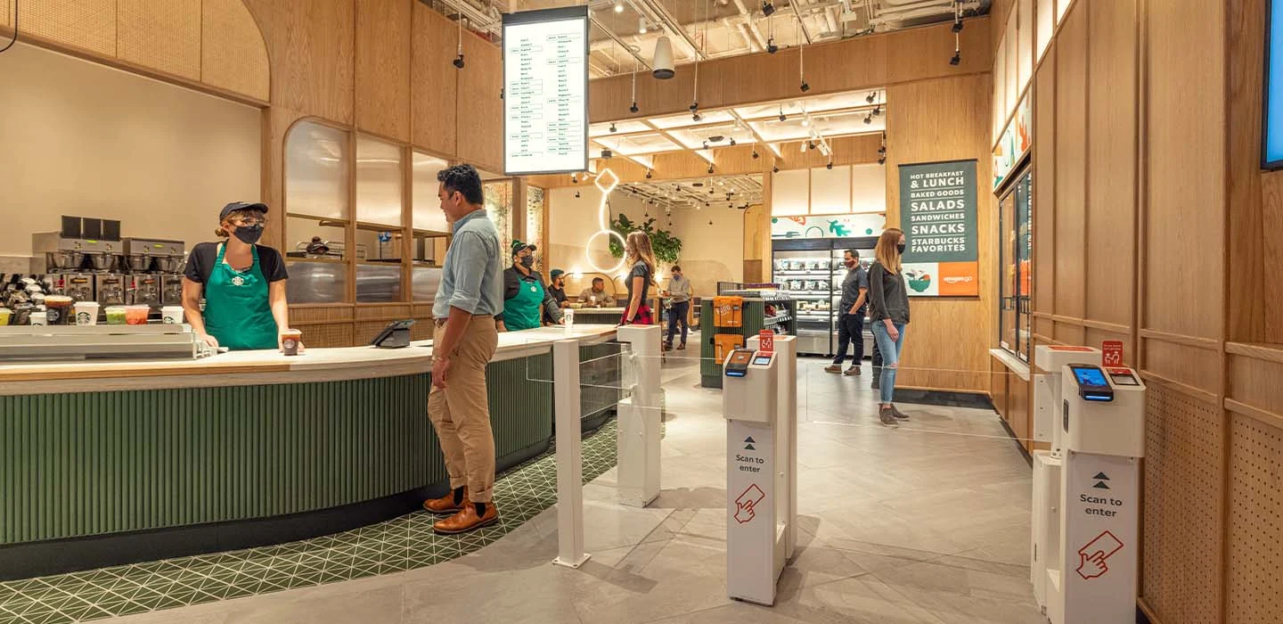 Starbucks abre loja sem caixas com a Amazon Go